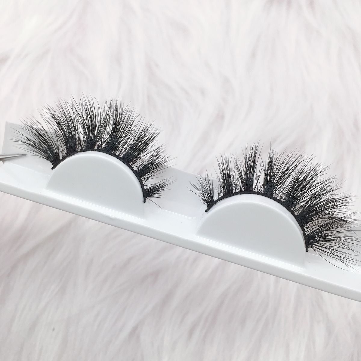 Eyelashes (one pair)