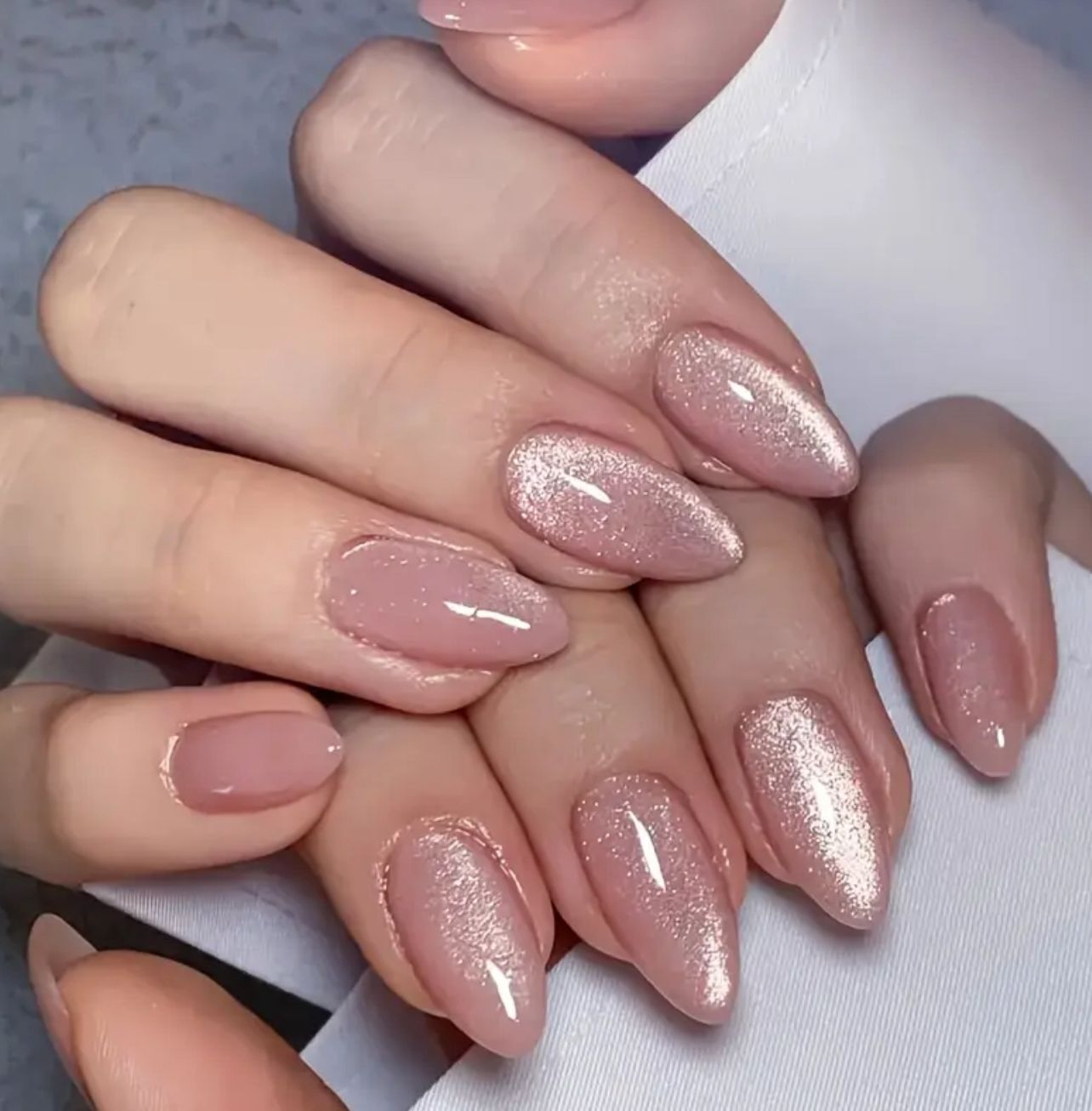 Almond Dream Glossy Glamour Press on
Nails💫🌟 24 pcs nails in one pack