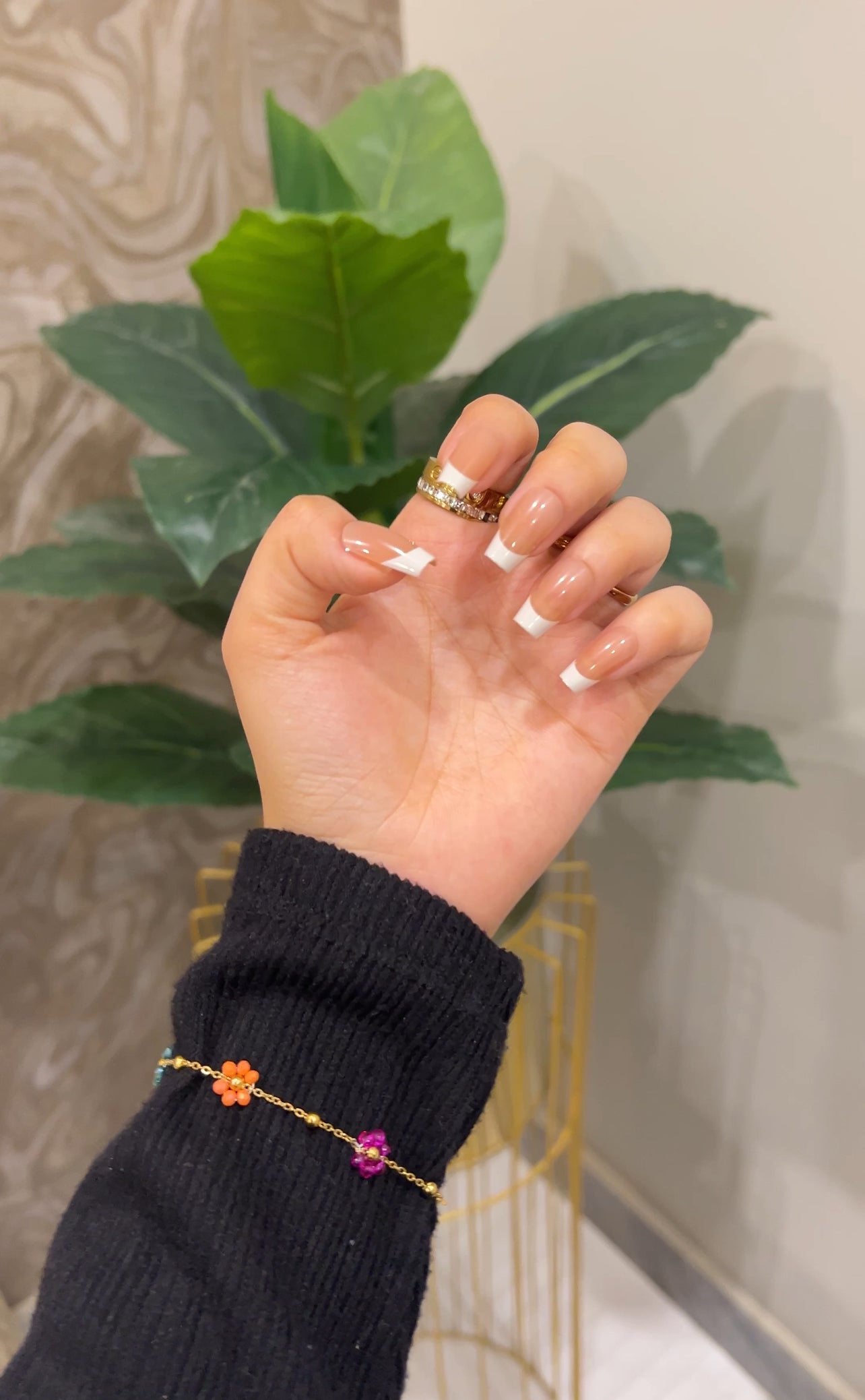 Chic Cream Nail Natural Looking (Pack of 24 Pieces)