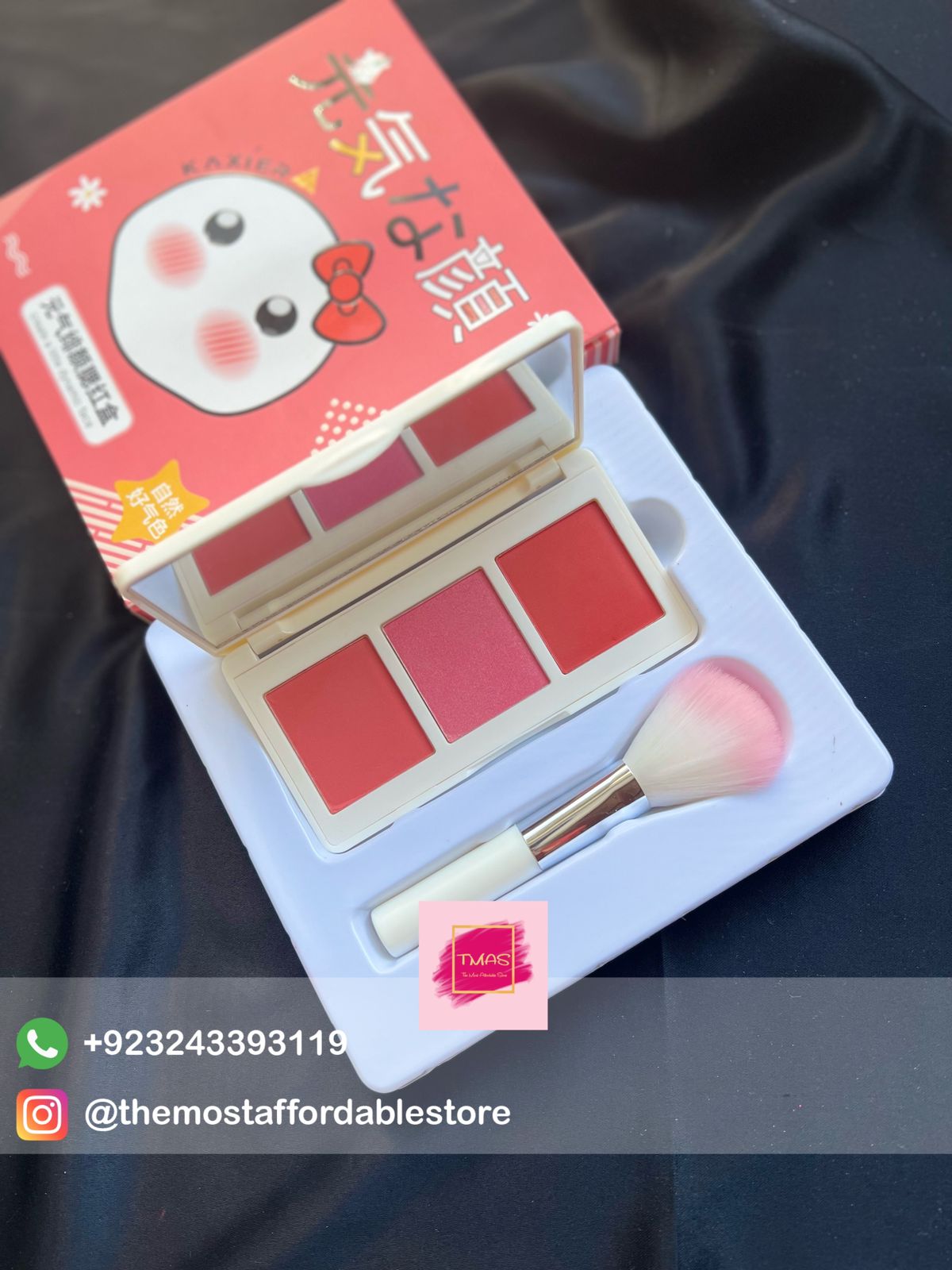 Blush Palette with brush (Highly Pigmented)